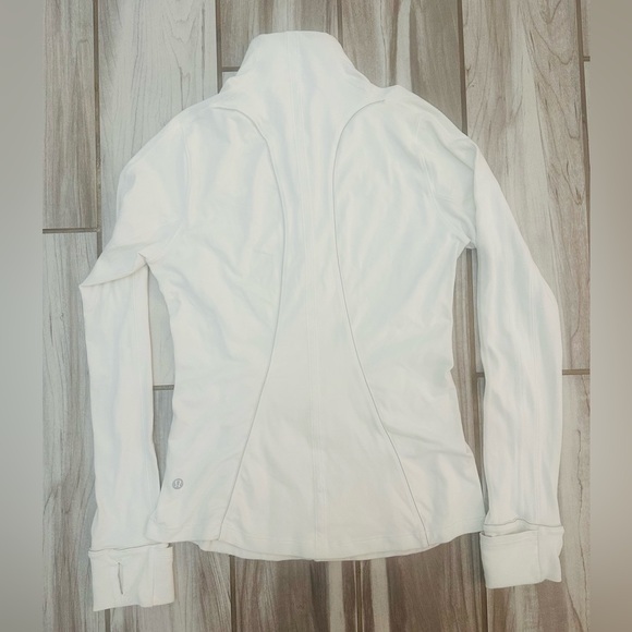 Lululemon,  Run Briskly, 1/2 zip, Pullover, White, 6 - Picture 2 of 9